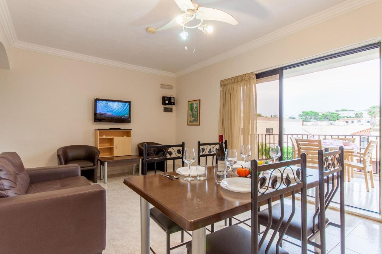Pool And Sea Merill Apartments - Happy Rentals Mellieħa Kültér fotó
