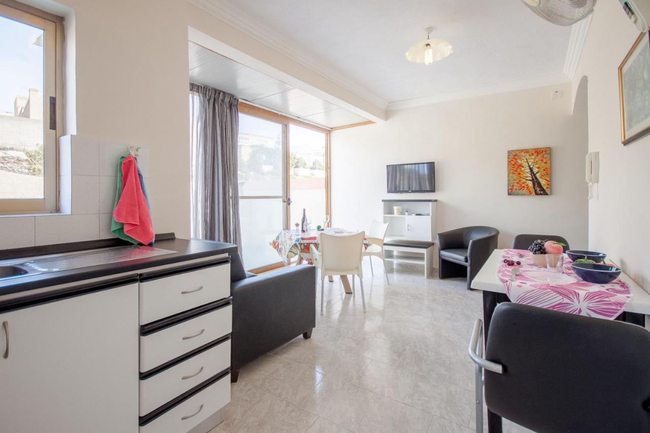 Pool And Sea Merill Apartments - Happy Rentals Mellieħa Kültér fotó