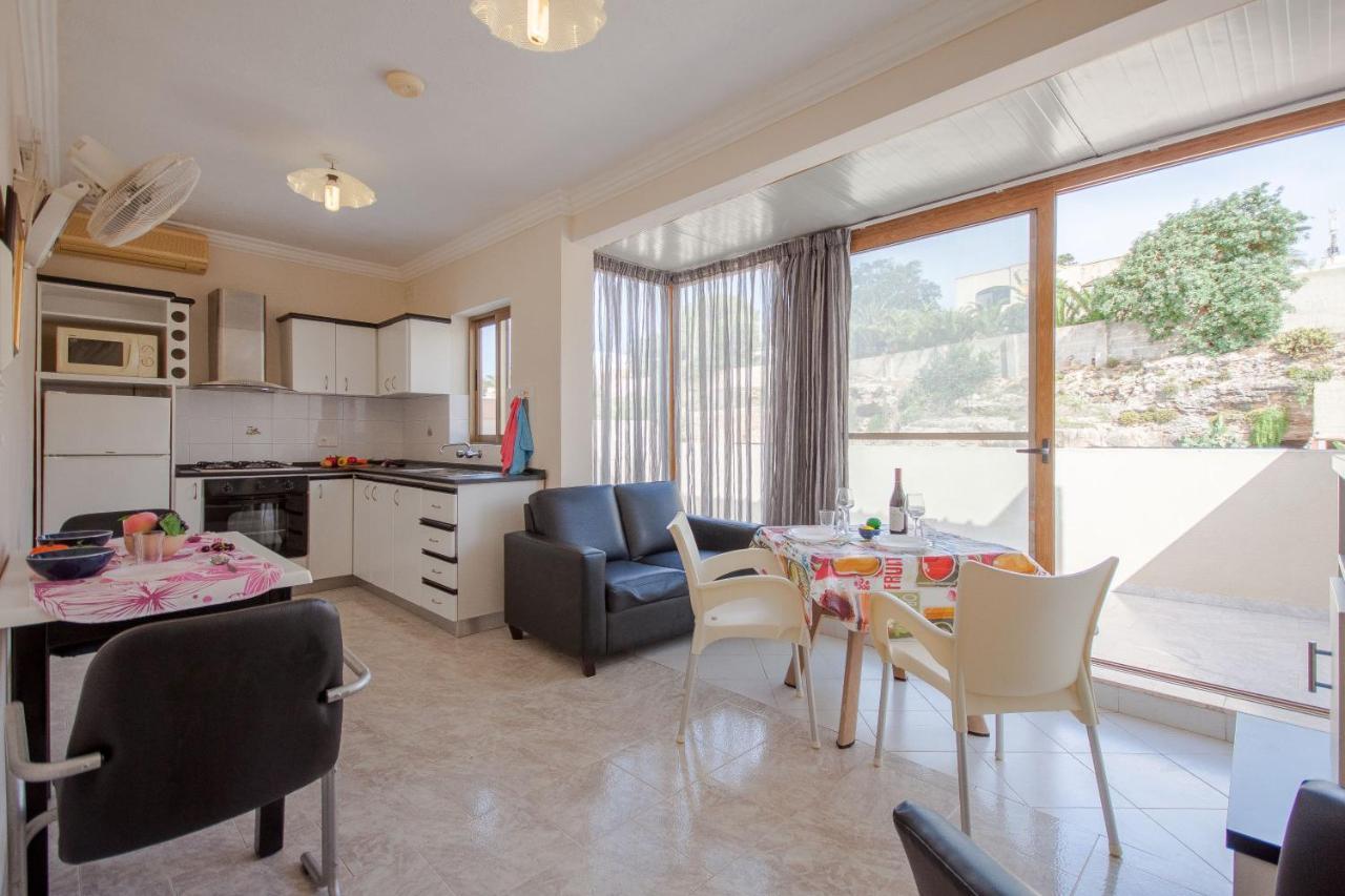 Pool And Sea Merill Apartments - Happy Rentals Mellieħa Kültér fotó