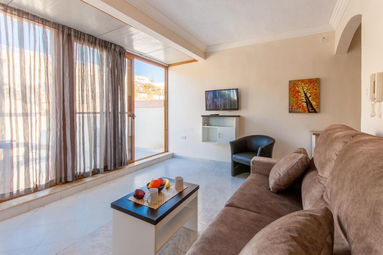 Pool And Sea Merill Apartments - Happy Rentals Mellieħa Kültér fotó